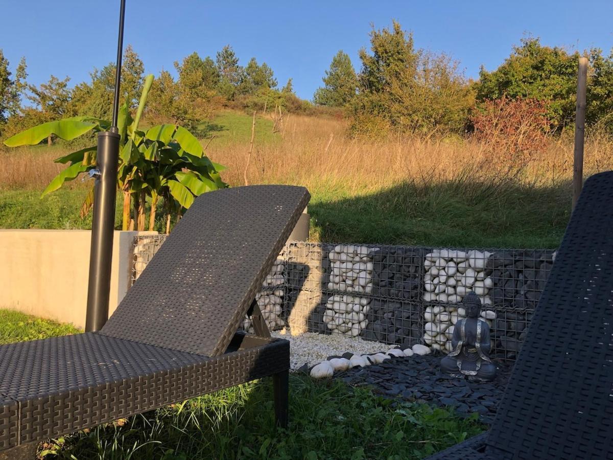 Maison De Vacances Avec Ses Petits Chalets Aouste-sur-Sye Bagian luar foto