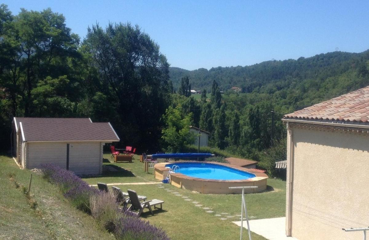 Maison De Vacances Avec Ses Petits Chalets Aouste-sur-Sye Bagian luar foto