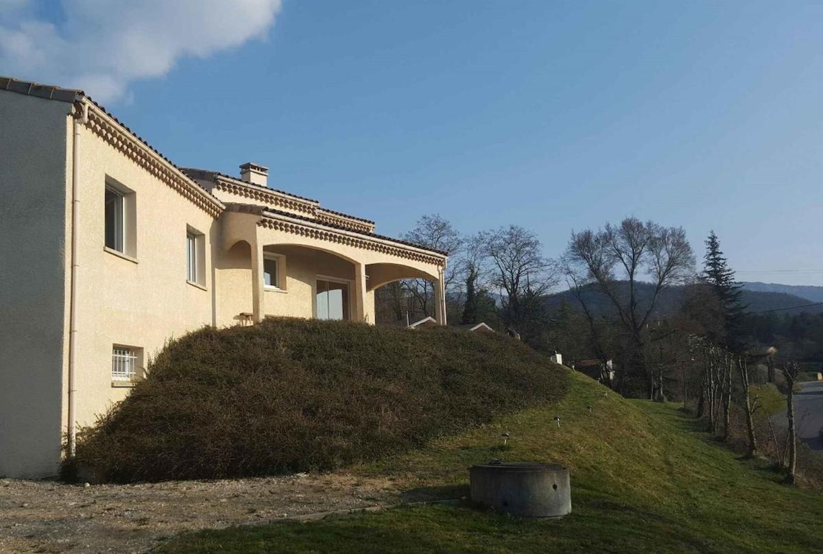 Maison De Vacances Avec Ses Petits Chalets Aouste-sur-Sye Bagian luar foto