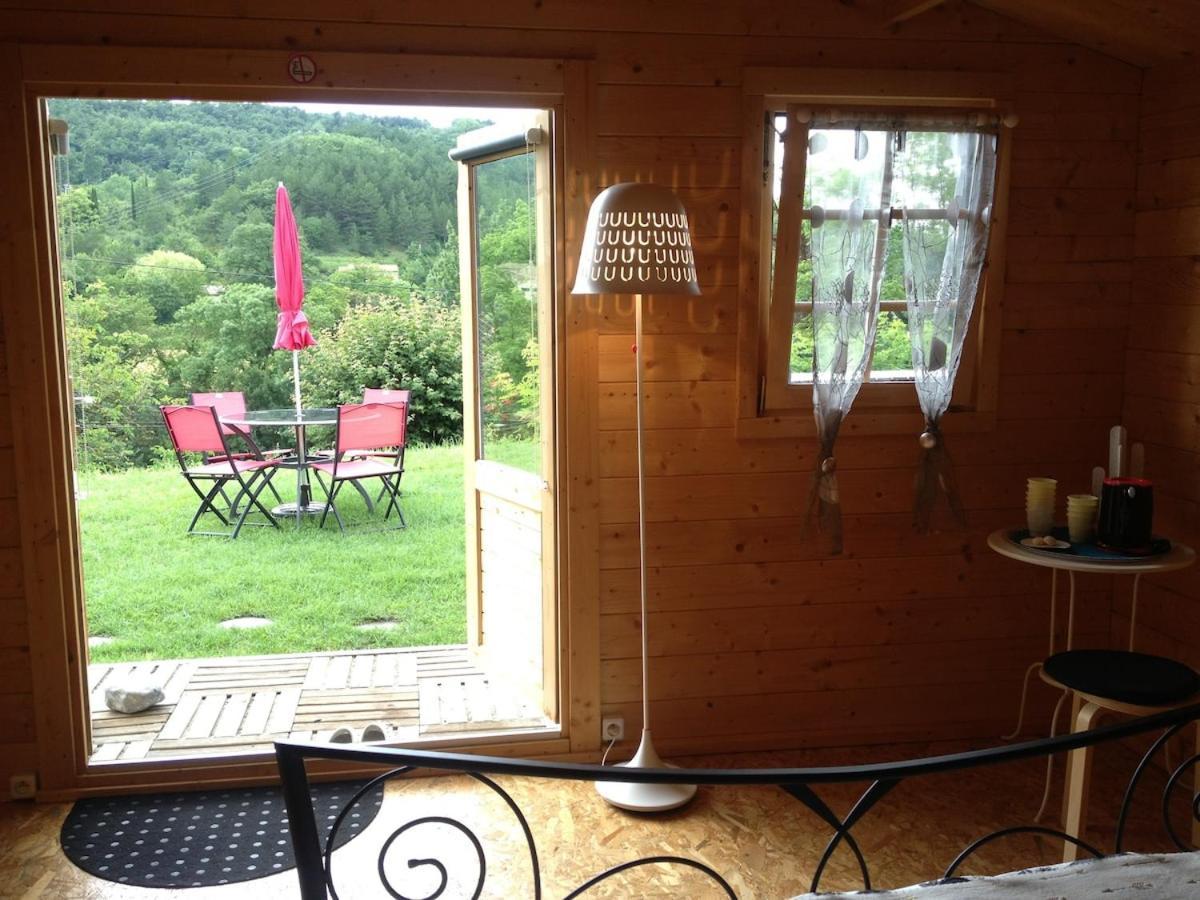 Maison De Vacances Avec Ses Petits Chalets Aouste-sur-Sye Bagian luar foto